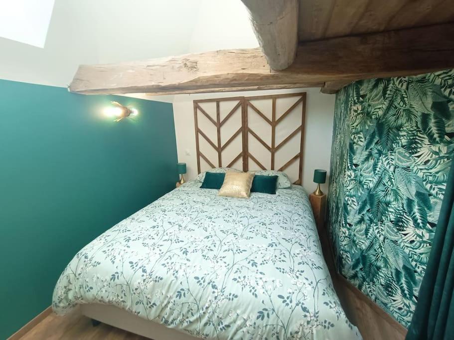 Appartement Independant La Tour Des Tuileries Aydoilles المظهر الخارجي الصورة